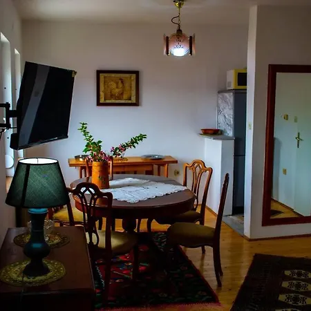 Vikendica Udobna Kuca U Srcu Starog Grada & Besplatan Parking!