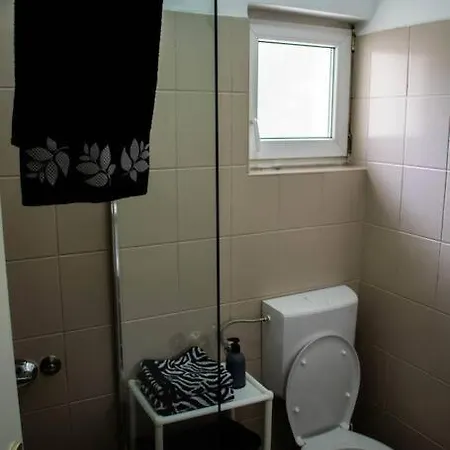 Udobna Kuca U Srcu Starog Grada & Besplatan Parking!